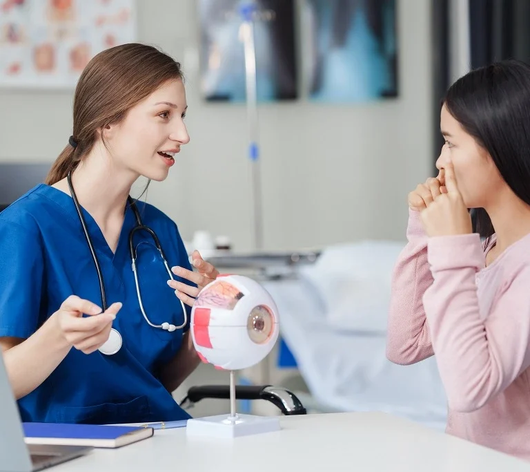 nurse talking to patient showcasing effective communication skills in healthcare