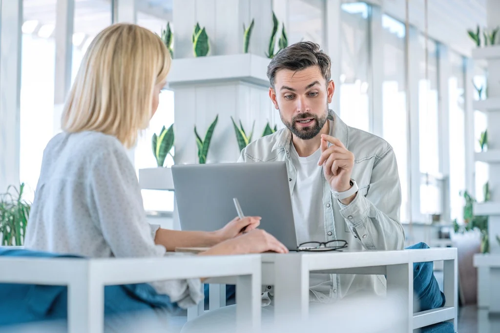 recruiter asking a nurse applicant a tough interview question