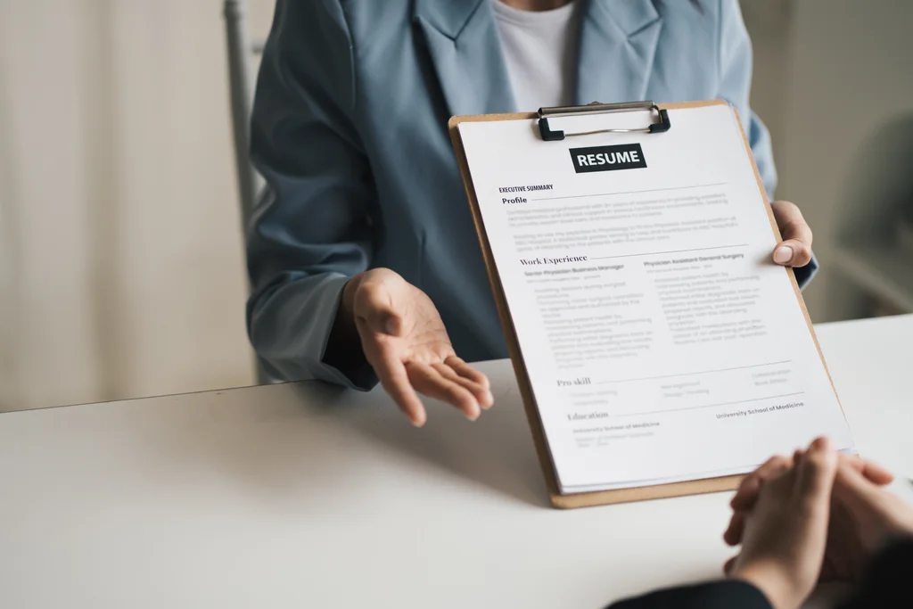 job seeker learning what is ats resume to improve chances of getting noticed by employers