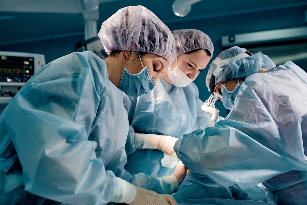 a team of surgeons is fighting for life for a rea 2025 01 08 08 57 08 utc1