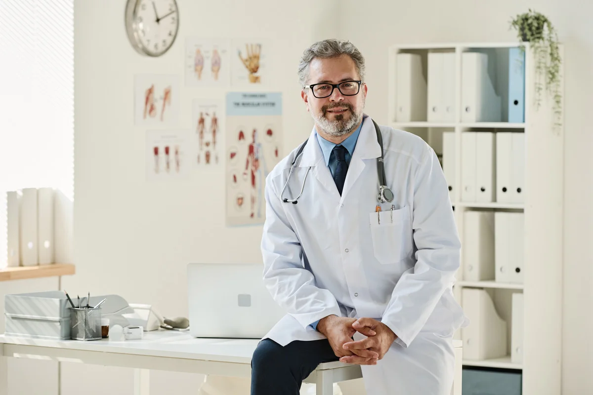 professional rheumatologist doctor